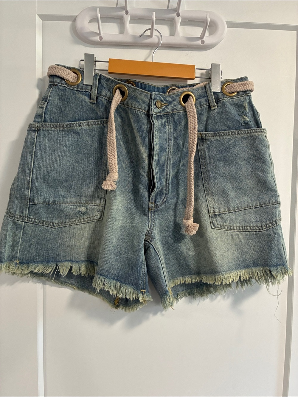 NWT Bibi Frayed Hem Denim Shorts - XL
